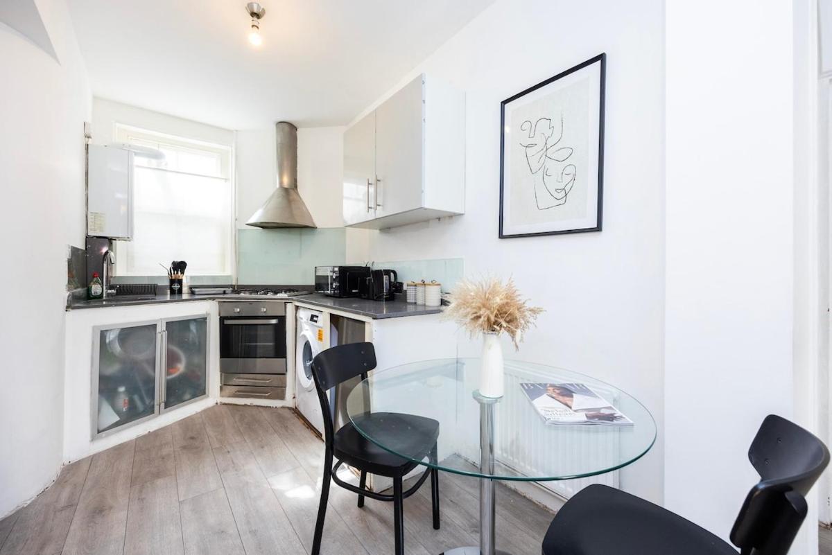 Classy 2 Bedroom Near Old Street Station Londra