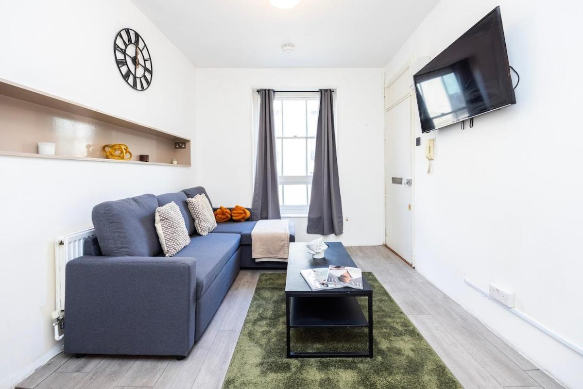 Classy 2 Bedroom Near Old Street Station Londra